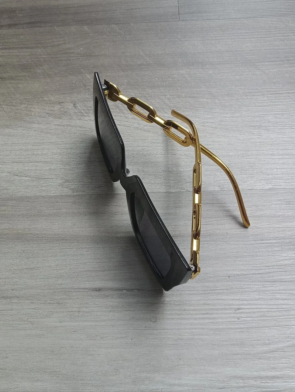 BRAND NEW NWT Black & Gold Tone Accent Large Frame Sunglasses